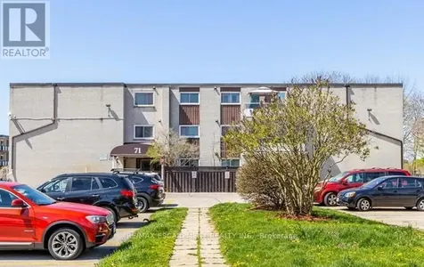 71 Vanier Drive Kitchener ON N2C 1J4