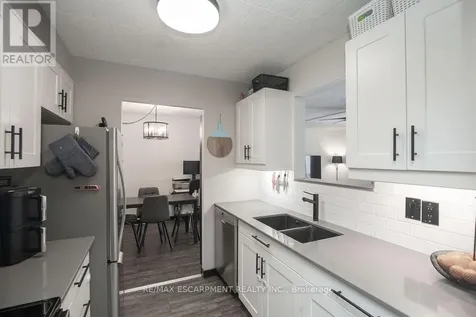 71 Vanier Drive Kitchener ON N2C 1J4