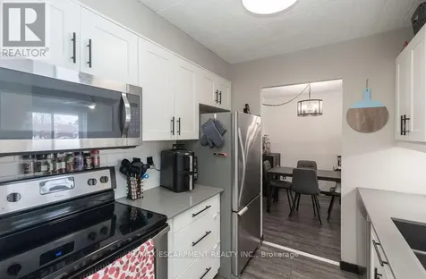 71 Vanier Drive Kitchener ON N2C 1J4