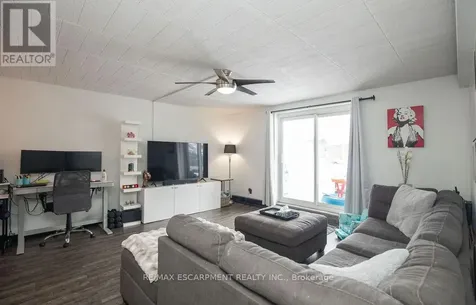 71 Vanier Drive Kitchener ON N2C 1J4