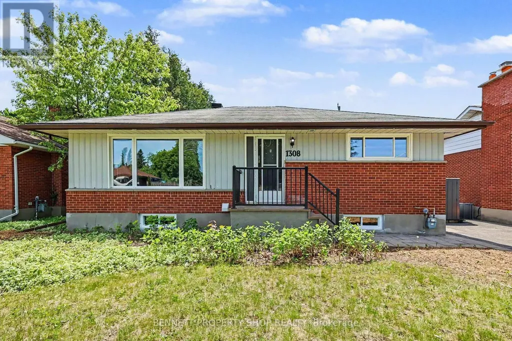 1308 Rustic Drive Ottawa ON K2C 2Y1