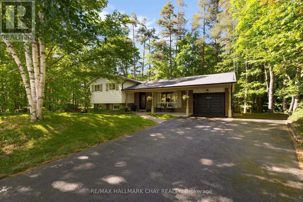3724 Whitecap Drive Innisfil ON L9S 2L4