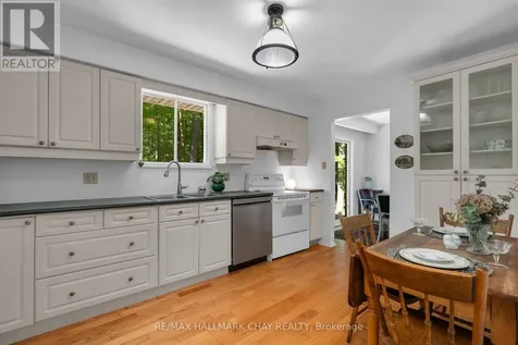 3724 Whitecap Drive Innisfil ON L9S 2L4