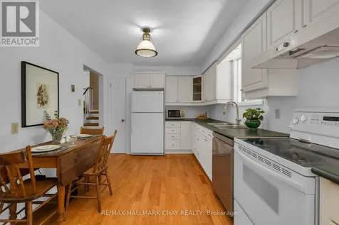 3724 Whitecap Drive Innisfil ON L9S 2L4
