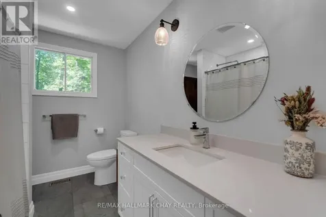 3724 Whitecap Drive Innisfil ON L9S 2L4