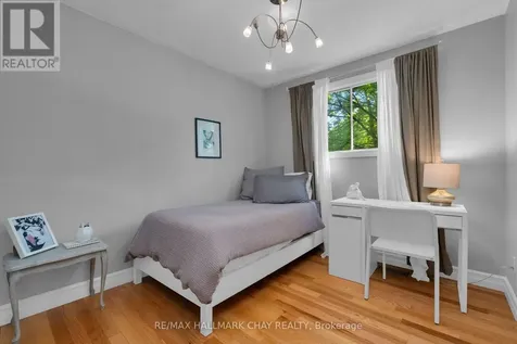 3724 Whitecap Drive Innisfil ON L9S 2L4