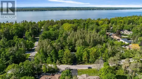 3724 Whitecap Drive Innisfil ON L9S 2L4