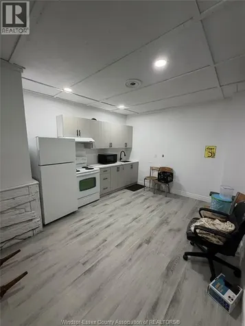 444 Mcewan Windsor ON N9B 2E8