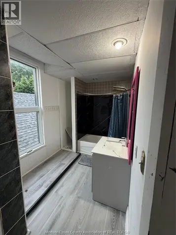 444 Mcewan Windsor ON N9B 2E8