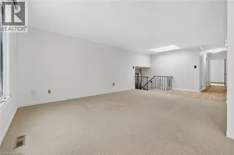305 Pinegrove Road Oakville ON L6K 3P8
