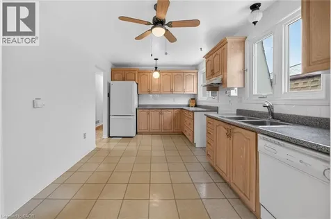 305 Pinegrove Road Oakville ON L6K 3P8