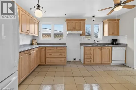 305 Pinegrove Road Oakville ON L6K 3P8
