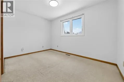 305 Pinegrove Road Oakville ON L6K 3P8