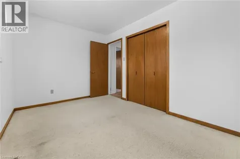 305 Pinegrove Road Oakville ON L6K 3P8