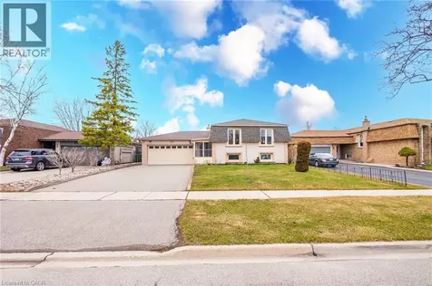 305 Pinegrove Road Oakville ON L6K 3P8