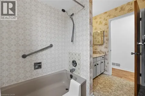 305 Pinegrove Road Oakville ON L6K 3P8