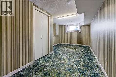305 Pinegrove Road Oakville ON L6K 3P8