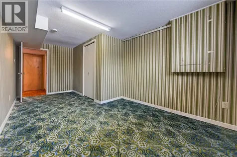305 Pinegrove Road Oakville ON L6K 3P8