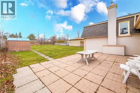 305 Pinegrove Road Oakville ON L6K 3P8