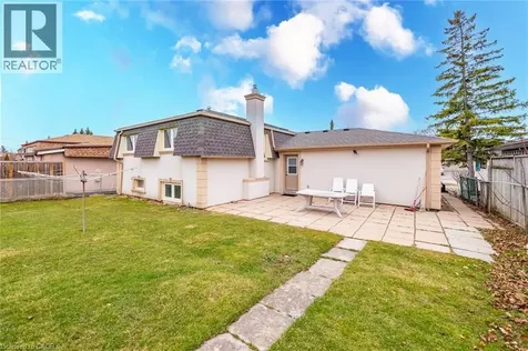 305 Pinegrove Road Oakville ON L6K 3P8