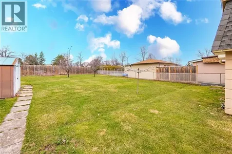 305 Pinegrove Road Oakville ON L6K 3P8