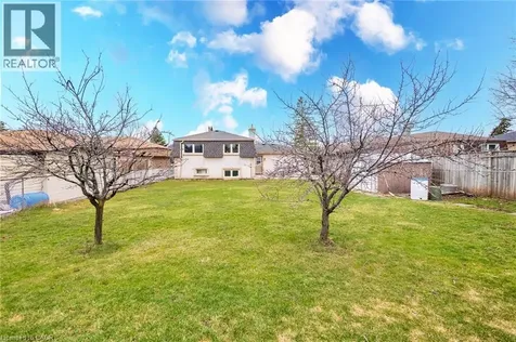 305 Pinegrove Road Oakville ON L6K 3P8