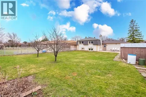 305 Pinegrove Road Oakville ON L6K 3P8