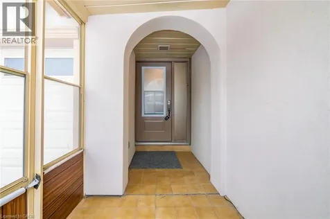 305 Pinegrove Road Oakville ON L6K 3P8