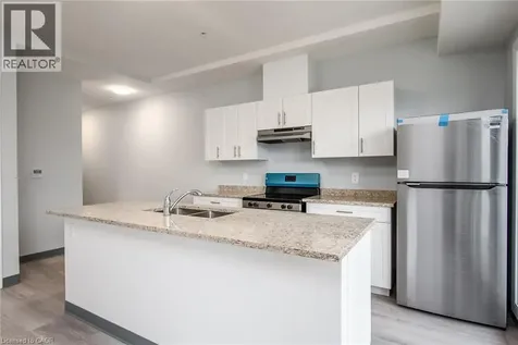 10 Queen Street St. Thomas ON N5R 3H8