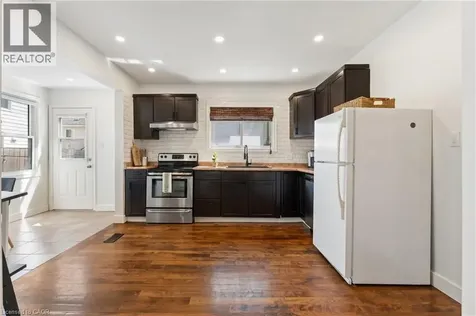 160 Britannia Avenue Hamilton ON L8H 1X1