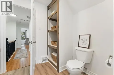 160 Britannia Avenue Hamilton ON L8H 1X1