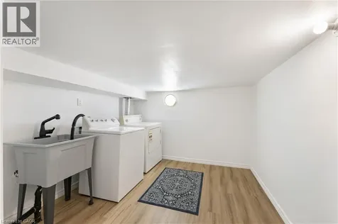 160 Britannia Avenue Hamilton ON L8H 1X1
