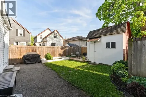 160 Britannia Avenue Hamilton ON L8H 1X1