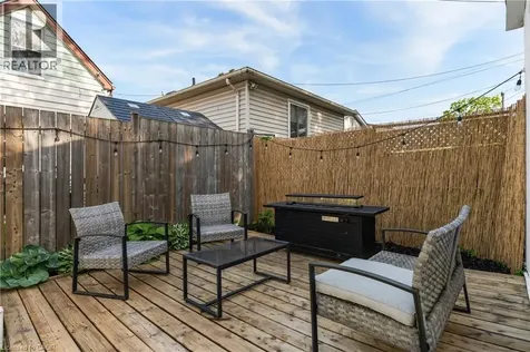 160 Britannia Avenue Hamilton ON L8H 1X1