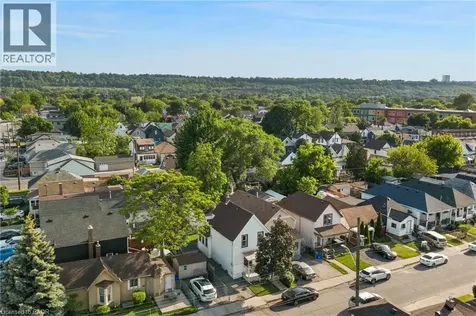 160 Britannia Avenue Hamilton ON L8H 1X1