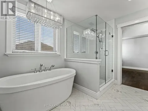 925 Lakewood Crescent Lakeshore ON N8L 1G6