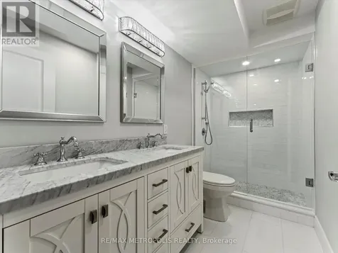 925 Lakewood Crescent Lakeshore ON N8L 1G6