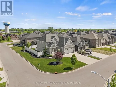 925 Lakewood Crescent Lakeshore ON N8L 1G6