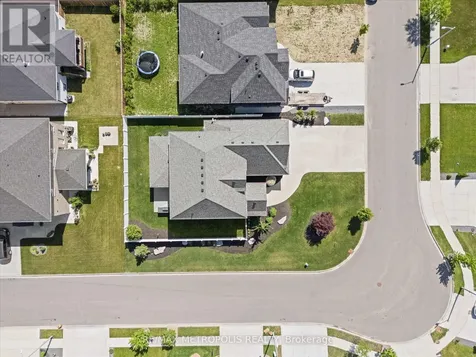 925 Lakewood Crescent Lakeshore ON N8L 1G6