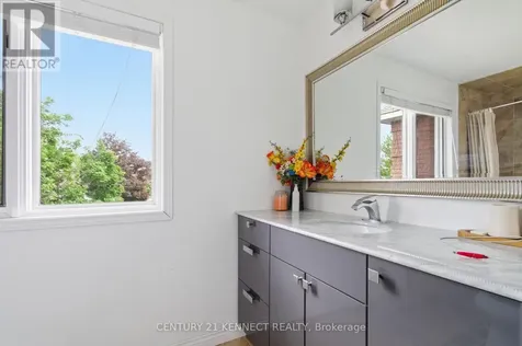 848 Fairlawn Avenue Ottawa ON K2A 4C2