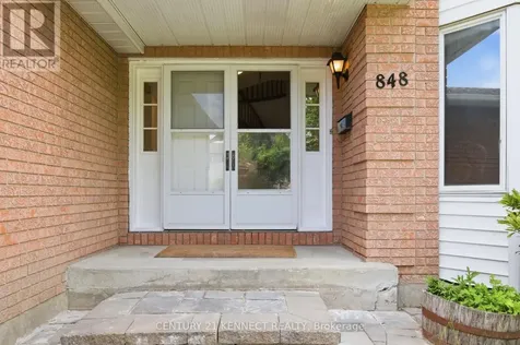 848 Fairlawn Avenue Ottawa ON K2A 4C2