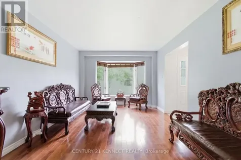 848 Fairlawn Avenue Ottawa ON K2A 4C2