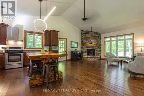 215 Flatrock Road Tweed (hungerford (twp)) ON K0K 2Y0