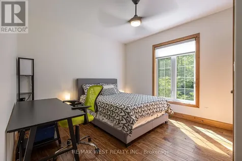 215 Flatrock Road Tweed (hungerford (twp)) ON K0K 2Y0