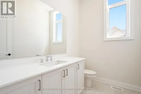 22 Aldwinckle Avenue Oro-medonte ON L0L 2L0