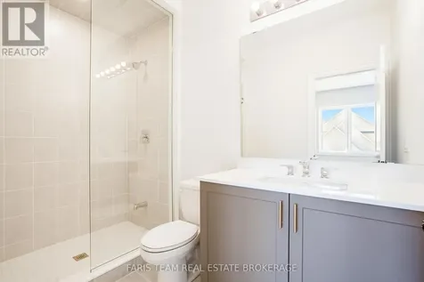 22 Aldwinckle Avenue Oro-medonte ON L0L 2L0