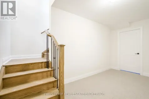 22 Aldwinckle Avenue Oro-medonte ON L0L 2L0