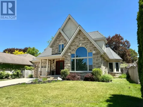 241 4th Street Crescent Hanover ON N4N 3S9