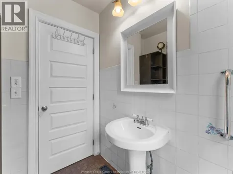 3803 Woodward Boulevard Windsor ON N8W 2Z2