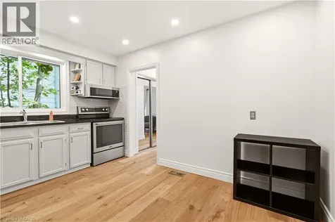 52 Parkside Avenue Dundas ON L9H 2S7